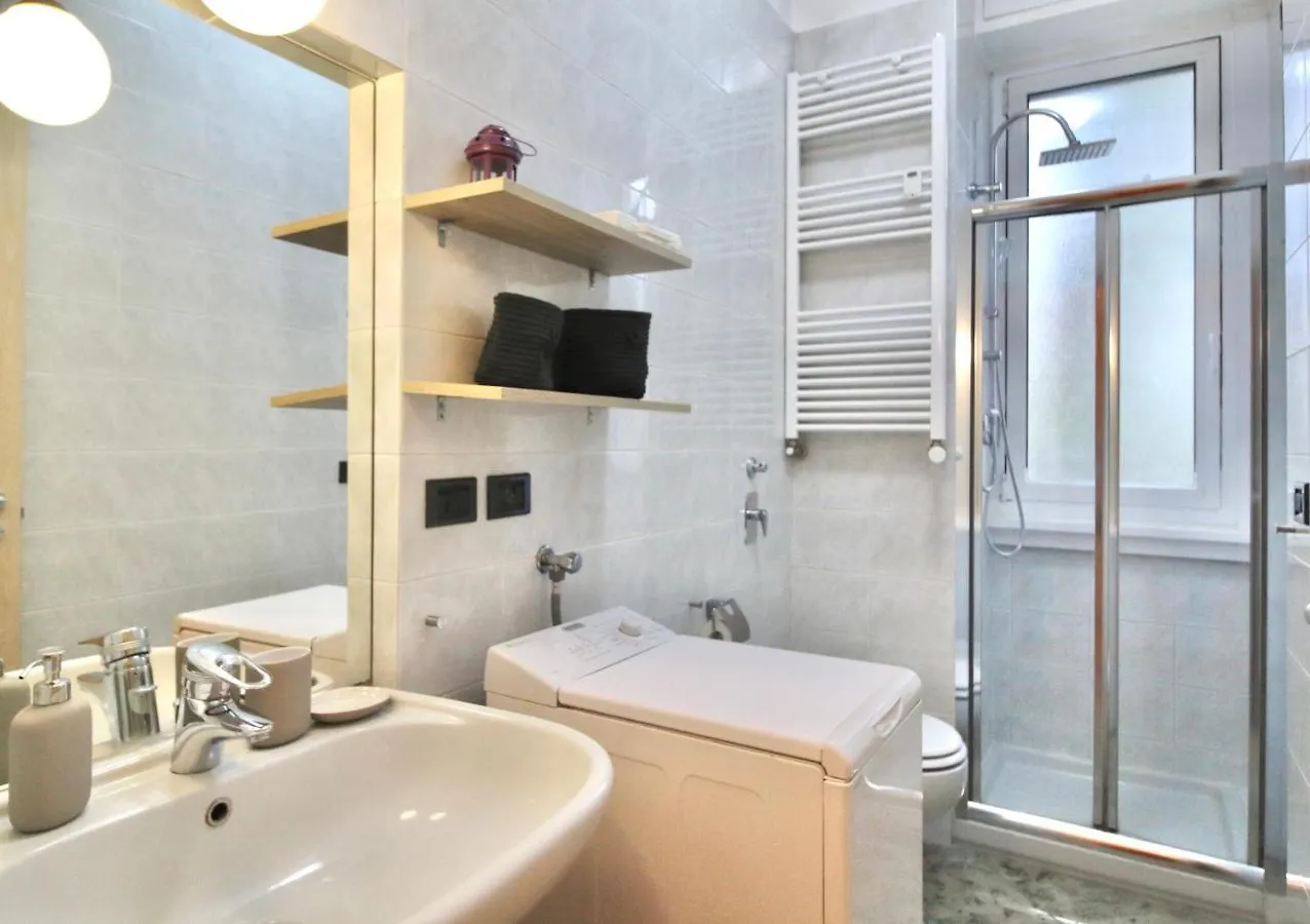 Isola - Your Home From Home Milánó Apartman